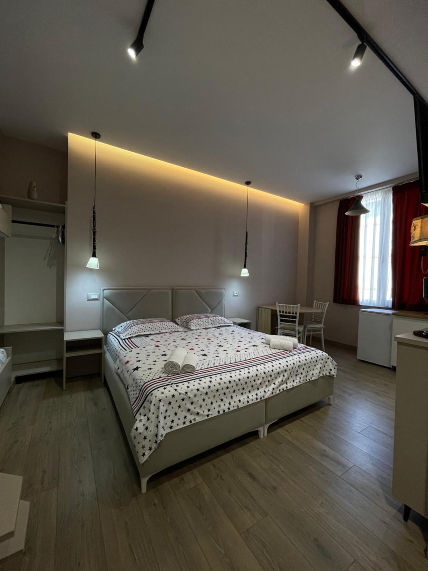Apartamente Melodi Durrës Esterno foto